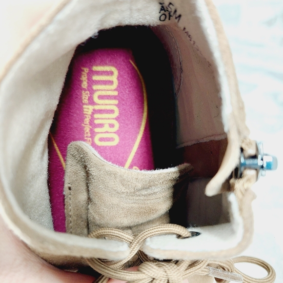 Munro Antonia Tan Suede Water Resistant Side Zip Lace Up Bootie C737 - Picture 9 of 11